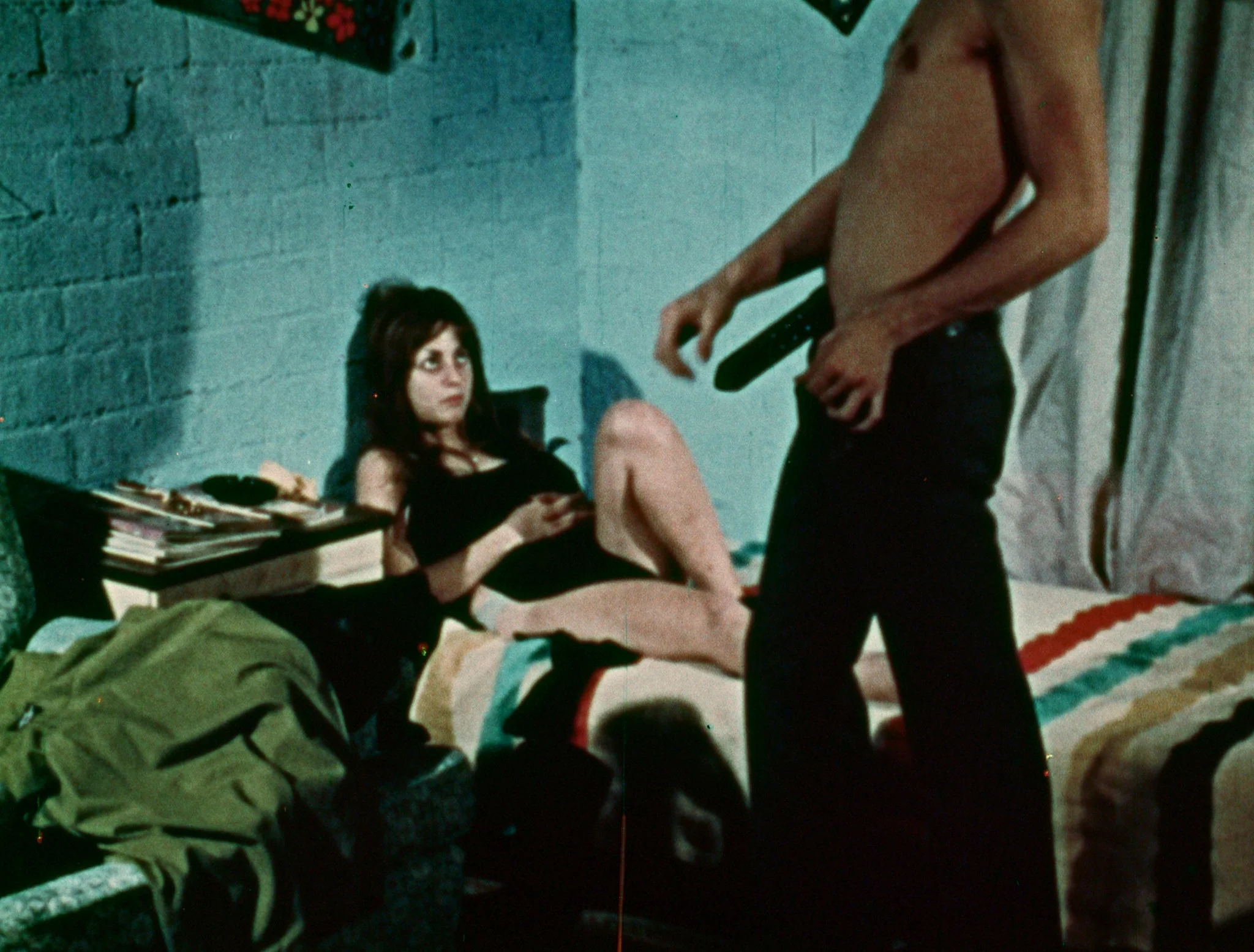 Red Heat / Hot Vampire / Peeping Tom - Image 18