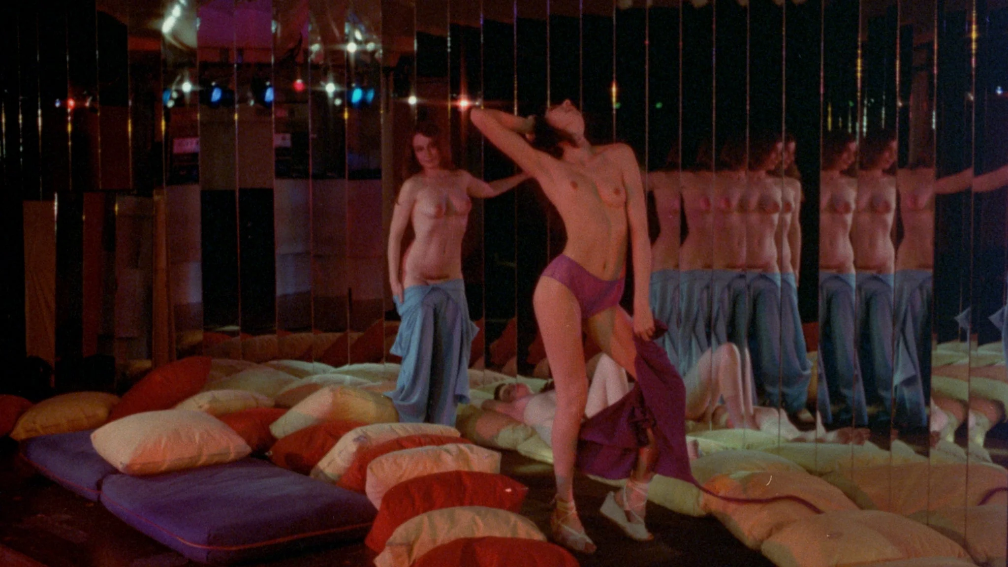 The Night Bird / Night of the Spanish Fly - Image 9